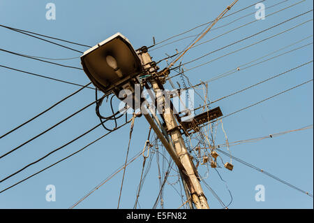 Chaotischen Array von Power Kabel, Tamil Nadu, India Stockfoto