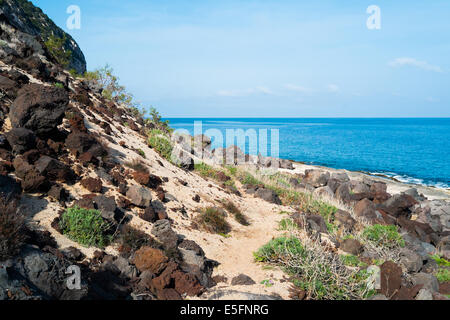 Volcanin Küste in der Nähe von Biddiriscottai Höhle in Cala Gonone, Sardinien, Italien Stockfoto