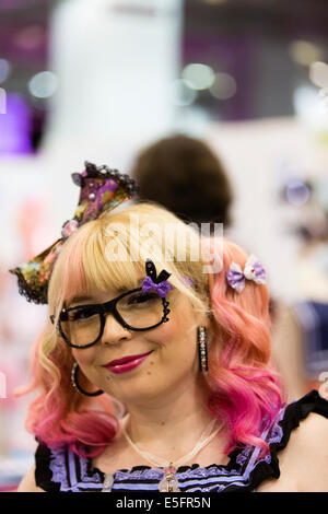 LONDON, ENGLAND weibliche Cosplayer bei Hyper Japan in Earls Court. Stockfoto