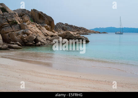 Strand von Cala Coticcio auf der Insel Caprera, Sardinien, Italien Stockfoto