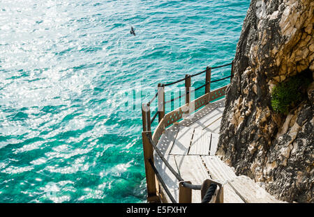 Trail zu Grotta del Bue Marino in Cala Gonone, Sardinien, Italien Stockfoto