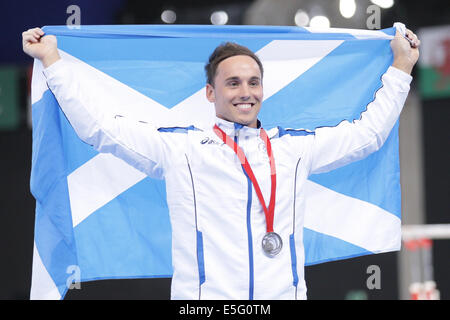 Glasgow, Schottland. 30. Juli 2014. Glasgow Commonwealth Games, Tag 7 von siehe Hydro, Gymnastik. Herren Allround-Finale. Gold nach England's Max Whitlock mit insgesamt 90.631. Silber ging an Schottlands Daniel Keatings mit einer Punktzahl von 88.298 und Bronze erhielt Englands Nil Wilson mit einer Punktzahl von 87.965. Bildnachweis: Aktion Plus Sport/Alamy Live-Nachrichten Stockfoto