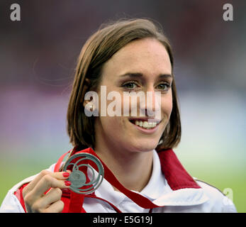 LAURA WEIGHTMAN mit Silber 1500 Meter HAMPDEN PARK GLASGOW Schottland 30. Juli 2014 Stockfoto