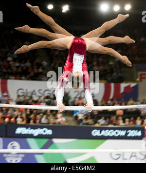 SSE Hydro Glasgow Schottland 30. Juli 2014. Commonwealth Games Tag 7.  Englands Mädchen nehmen Gold Silber und Bronze im Mehrkampf Frauen künstlerische Gymnastik Finale. Bronzemedaillengewinner Hannah Whelan am Stufenbarren Credit: ALAN OLIVER/Alamy Live News Stockfoto