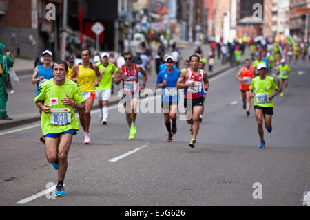 Geoffrey Kipsang Kamworor bei Männern und Rita Jeptoo in Damen gab Kenia den Titel die fünfzehnte Ausgabe des Bogota halbe M Stockfoto