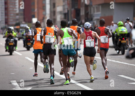 Geoffrey Kipsang Kamworor bei Männern und Rita Jeptoo in Damen gab Kenia den Titel die fünfzehnte Ausgabe des Bogota halbe M Stockfoto