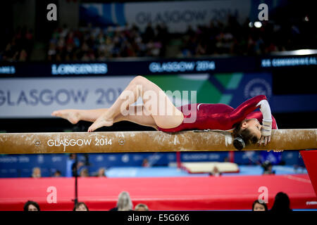 SSE Hydro Glasgow Schottland 30. Juli 2014. Commonwealth Games Tag 7.  Mehrkampf Frauen Gerätturnen Finale. Bronzemedaillengewinner Hannah Whelan ENG auf dem Balken Credit: ALAN OLIVER/Alamy Live News Stockfoto