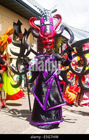 Caldas Riosucio Karneval ist eines der schönsten Feste Kolumbien und zieht eine große Zahl von in- und ausländischen v Stockfoto