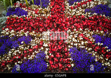 Florale Bettwäsche in Form des Union Jack - die Nationalflagge des Vereinigten Königreichs Stockfoto