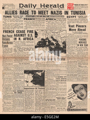 1942 daily Herald Titelseite Berichterstattung der britischen 8. Armee und US-Armee in Algerien und Tunesien voran Stockfoto