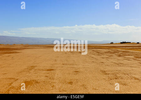 Ch'gagga Wüste 5 Stunde Fahrt nach amerzgane, 4-Rad Antrieb über trockenen See iriki Bett, einmal einen riesigen See, Sahara, Süden Marokko Stockfoto