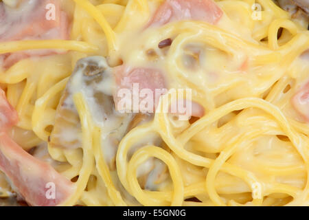 Spaghetti mit cremiger sauce Stockfoto