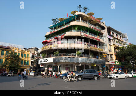 Hochland Kaffee Shop, Hanoi, sozialistische Republik von Vietnam. Stockfoto