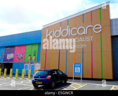 Ein Zweig der Kiddicare auf einem uk Retailpark Stockfoto