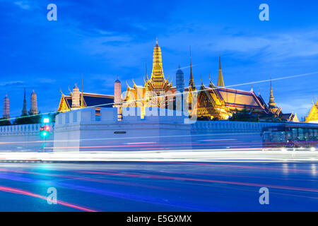 Wat Phra Kaeo (Tempel des Smaragd-Buddha) und dem Grand Palace, Bangkok, Thailand. Stockfoto