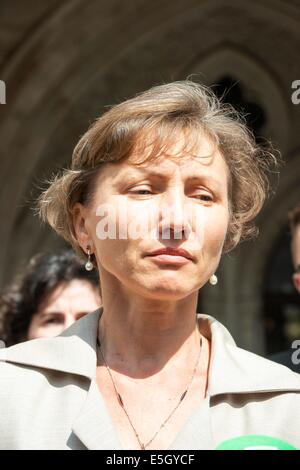 London, UK. 31. Juli 2014.  Öffentliche Untersuchung in den Tod von Alexander Litvinenko wird geöffnet. Bild zeigt seine Witwe Marina Litvinenko außerhalb der High Court-Credit: PAUL GROVER/Alamy Live News Stockfoto