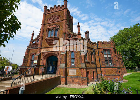 Die Stadtbibliothek finanziert und von Philanthrop Andrew Carnegie King's Lynn Norfolk UK eröffnet Stockfoto