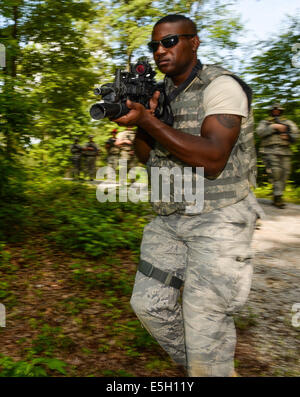 US Air Force Staff Sgt Jason Williams, mit 116. Sicherheit Kräfte Squadron (SFS), Georgia Air National Guard, nimmt Teil Stockfoto