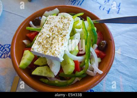 Griechischer Salat, Faliraki Resort, Insel Rhodos, Dodekanes, Griechenland, Europa Stockfoto