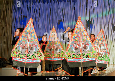 INDONESISCHE Kultur Maske FESTIVAL 2010 (MAIN EVENT) 16. Oktober 2010-am Abend mal das Programm an die Kulturbühne statt Stockfoto