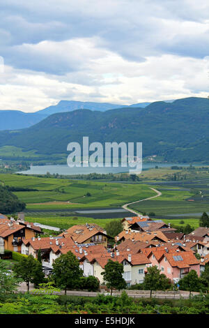 Kalterer See gesehen von Tramin Stockfoto