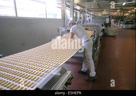 Novara (Italien), Pavesi Pflanze (Barilla-Gruppe), Produktionslinie von Keksen Stockfoto