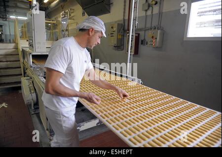 Novara (Italien), Pavesi Pflanze (Barilla-Gruppe), Produktionslinie von Keksen Stockfoto