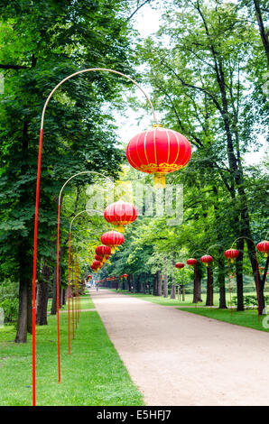 chinesische Lampen im Lazienki Park Warschau Stockfoto