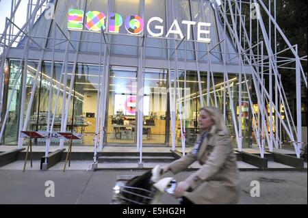 Mailand Expo Gate Info Punkt Schlossplatz für die Weltausstellung 2015 weltweit. Stockfoto