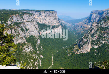 Vikos-Schlucht des Pindos-Gebirges in Epirus in Griechenland Stockfoto