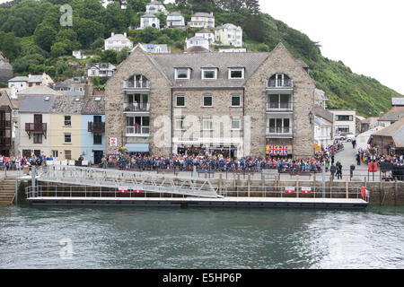 Der neue Ponton im Hafen von Looe Cornwall, das von Prinz Charles eröffnet wurde Stockfoto