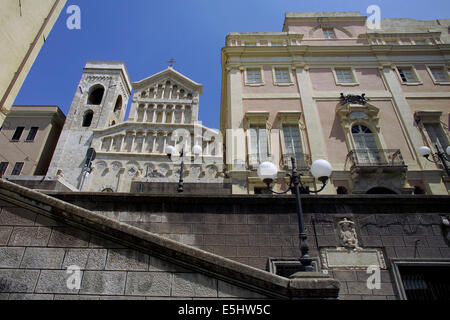 Cagliari ist die wichtigste und bevölkerungsreichste Stadt Sardiniens, Regionen und Provinzen Hauptstadt und politisches Zentrum. Stockfoto