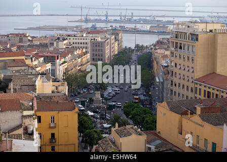 Cagliari ist die wichtigste und bevölkerungsreichste Stadt Sardiniens, der Regional- und Provoncial Kapital und politische Zentrum. Stockfoto