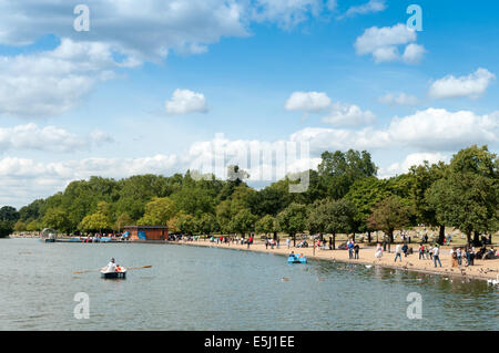 Die Serpentine Lake im Hyde Park, London, UK Stockfoto