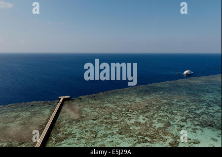 Blick vom Leuchtturm am Sanganeb Riff im Roten Meer Küste von Sudan Stockfoto
