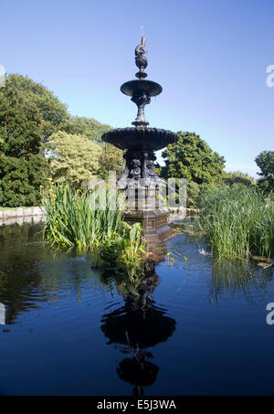 Der Brunnen, Morrab subtropischen Gärten, Penzance, Cornwall, UK. Stockfoto