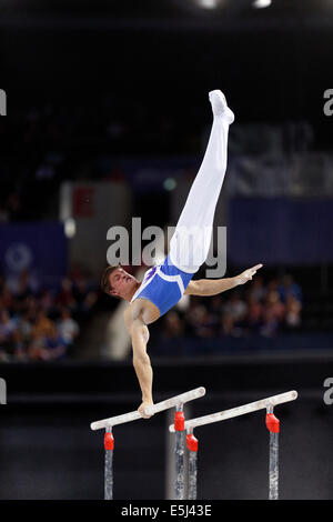 SSE Hydro, Glasgow, Schottland, Großbritannien, Freitag, August 2014. Glasgow 2014 Commonwealth Games, künstlerische Gymnastik der Männer, Finale mit einzelnen parallelen Takten. Frank Baines, Schottland, wurde Vierter Stockfoto