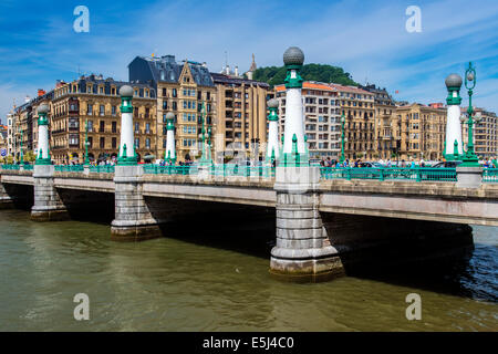 Zurriola Brücke, Donostia-San Sebastián, Gipuzkoa, Baskisches Land, Spanien Stockfoto