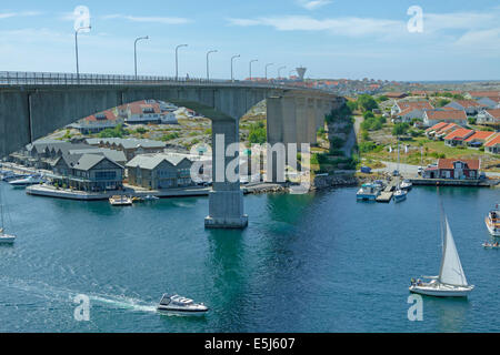 Brücke mit Smögen, genannt Smögenbron in Kungshamn, Bohuslan, Västra Götaland, Schweden, Skandinavien. Stockfoto