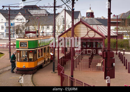 UK England, Dorset, Seaton elektrische Straßenbahn, Colyton Straßenbahn White Hart am Endpunkt Stockfoto