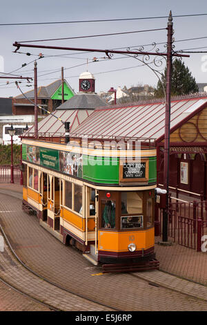 UK England, Dorset, Seaton elektrische Straßenbahn, Colyton Straßenbahn White Hart am Endpunkt Stockfoto