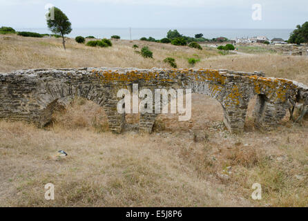 Römische Wasserleitung, die Ruinen Baelo Claudia, Bolonia, Costa De La Luz Cadiz, Spanien. Stockfoto