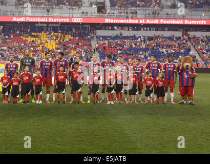 Harrison, NJ - 31. JULI 2014: FC Bayern München stellt vor dem Freundschaftsspiel gegen CD Guadalajara bei Red Bull Arena Stockfoto