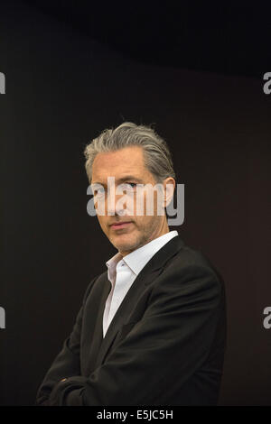 Niederlande, Amsterdam, Stedelijk Museum, Museum für zeitgenössische Kunst. Niederländische Designer Marcel Wanders, Porträt Stockfoto