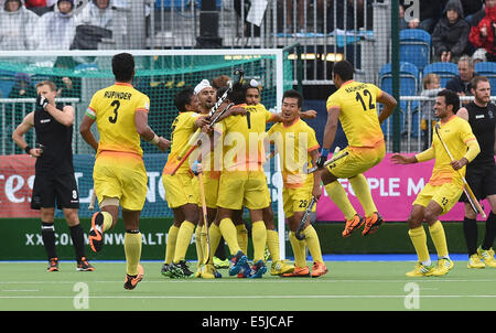 Glasgow, Schottland. 2. August 2014. Indien-Spieler feiern ein Ziel in Neuseeland im Vergleich zu Indien Semi Finale im Glasgow National Hockey Stadium. Glasgow Commonwealth Games 2014. Bildnachweis: Aktion Plus Sport/Alamy Live-Nachrichten Stockfoto