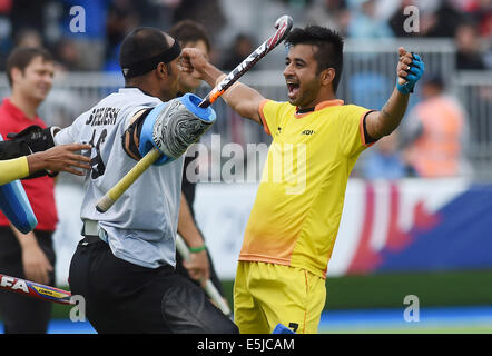 Glasgow, Schottland. 2. August 2014. Indiens Manpreet Singh feiert Sieg über Neuseeland. Neuseeland im Vergleich zu Indien Semi Finale im Glasgow National Hockey Stadium. Glasgow Commonwealth Games 2014. Bildnachweis: Aktion Plus Sport/Alamy Live-Nachrichten Stockfoto