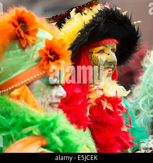 Niederlande, Maastricht, Karneval. Schön geschminkte Frau. Porträt Stockfoto