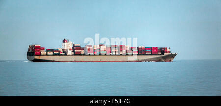 Niederlande, Den Helder, Niederlande Wirtschaftszone auf Nordsee. Containerschiff Stockfoto