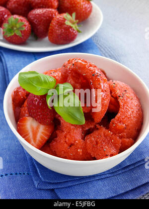 Erdbeer-sorbet Stockfoto