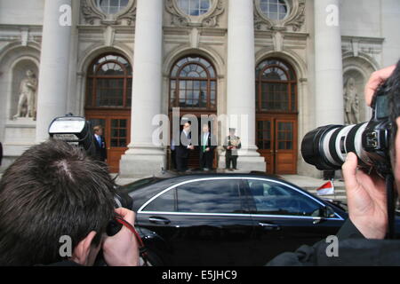 Montag 04 April 201 - DUBLIN, Irland - Prinz Albert von Monaco Stand Besuch Rep of Ireland mit Charlene Wittstock Stockfoto